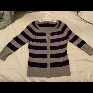 Women’s Forever 21 sweater